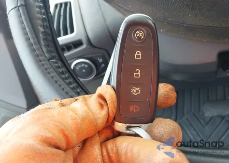 2016 Ford Focus Titanium из США, поврежденный, VIN 1FADP3J23GL228684